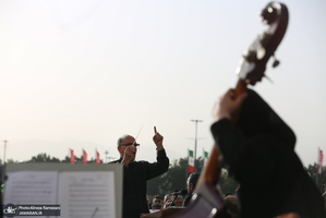 اجرای ارکستر سمفونیک تهران در برج آزادی