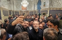 لاریجانی به حرم مطهر امام رضا (ع) رفت (4)