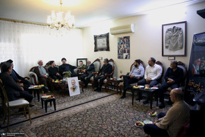 حضور آیت الله سید حسن خمینی در منزل شهید سرلشگر سید عبدالرحیم موسوی