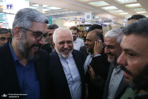 غرفه موسسه تنظیم و نشر آثار امام خمینی (ره) در سی و ششمین نمایشگاه کتاب تهران-3