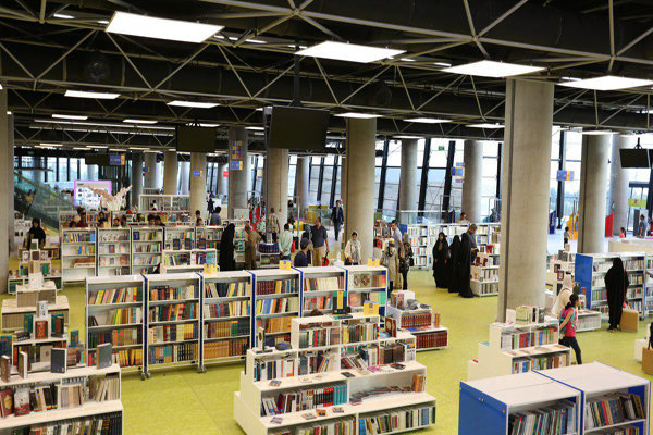 برگزاری آیین کتابخوانی و اهدای کتاب های صوتی رایگان در باغ کتاب تهران