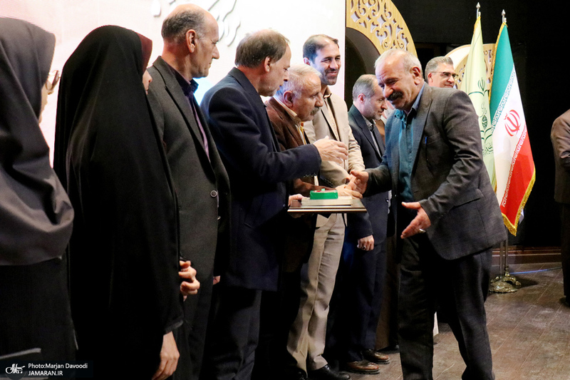 مراسم عصر شعر و تجلیل از هنرمندان خمین