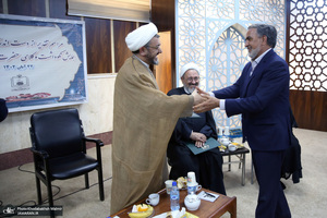 مراسم تقدیر از دست اندرکاران همایش نکوداشت وکلای حضرت امام خمینی (س)