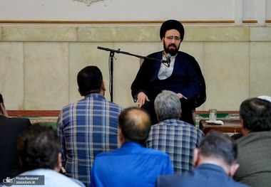 سید علی خمینی خطاب به مسئولین نهاد ریاست جمهوری: مسئولیت را نعمت الهی بدانید/ اگر خادم و قدردان مردم باشید این نعمت برای شما استمرار پیدا خواهد کرد/ دولت اسلامی باید تمام تلاش خود را برای ارتقای اقتصادی مردم به کار گیرد