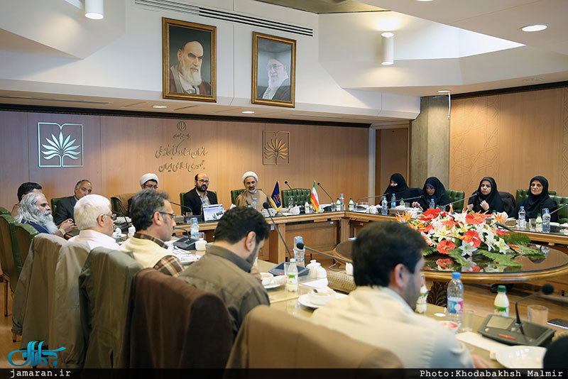 بازدید جمعی از مدیران موسسه تنظیم و نشر آثار امام(س) از مرکز اسناد کتابخانه ملی 