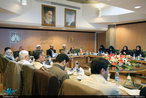 بازدید جمعی از مدیران موسسه تنظیم و نشر آثار امام(س) از مرکز اسناد کتابخانه ملی 