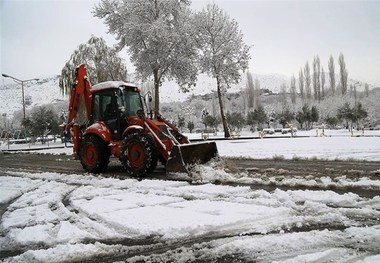 خدمات رسانی مدیریت شهری شبانه روزی است