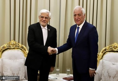 دیدار معاون اول رئیس‌جمهور ایران با رئیس‌جمهور ارمنستان/ عارف: ارمنستان در «سیاست همسایگی» ایران جایگاه ویژه‌ای دارد/ صلح را به نفع همه کشورهای منطقه می‌دانیم | خاچاطوریان: روابط دو کشور در همه زمینه‌ها رو به جلو بوده/ آغازگران جنگ همواره در اشتباه هستند