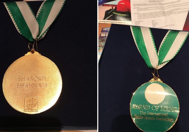  نشان لیاقت فدراسیون جهانی تنیس روی میز به شاهرخ شهنازی اهدا شد
