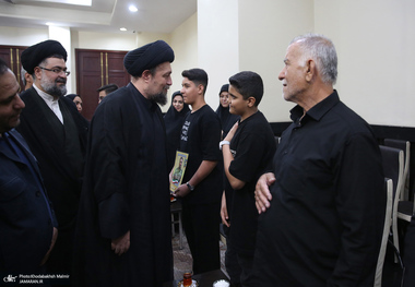 دیدارهای آیت الله سید حسن خمینی با جمعی از خانواده های معظم شهدا