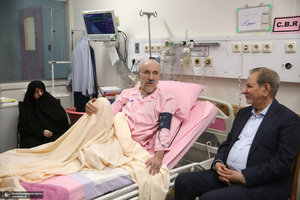 عیادت جمعی از شخصیت های سیاسی و فرهنگی از سید محمد خاتمی - 2