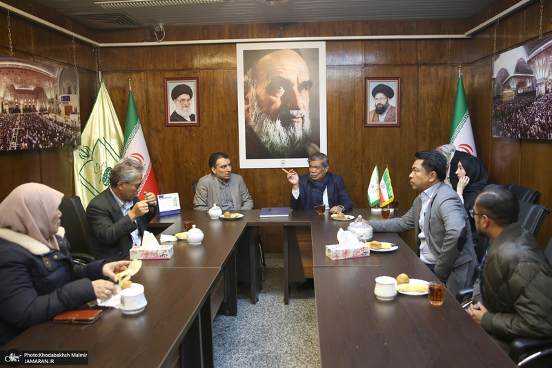 بازدید محمد بن سیو وزیر کشاورزی  و امنیت غذایی کشور مالزی از  بیت امام خمینی (س) در جماران