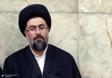 تبریک سید یاسر خمینی به آیت‌الله سید مجتبی خامنه‌ای سومین رهبر جمهوری اسلامی ایران