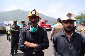 روحانی در محل حادثه معدن آزادشهر و در دیدار معدنکاران و کارگران