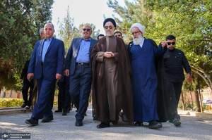 بازدید سید محمد خاتمی از باغ دولت آباد یزد