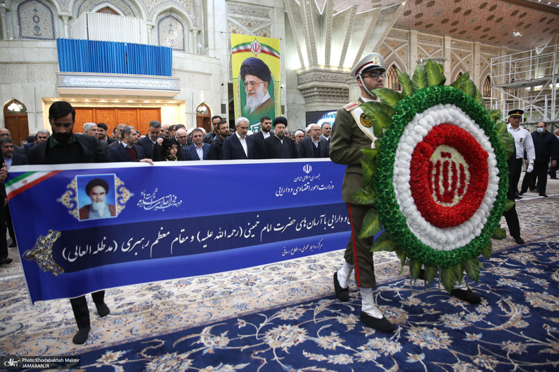 دیدار وزیر اقتصاد  جمعی از مدیران بانک ها با سید حسن خمینی