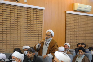 هشمتین نشست تبیین مکتب امام خمینی با عنوان «تاثیر مکتب فقهی امام خمینی (س) بر فقه سیاسی شیعه‎‎»
