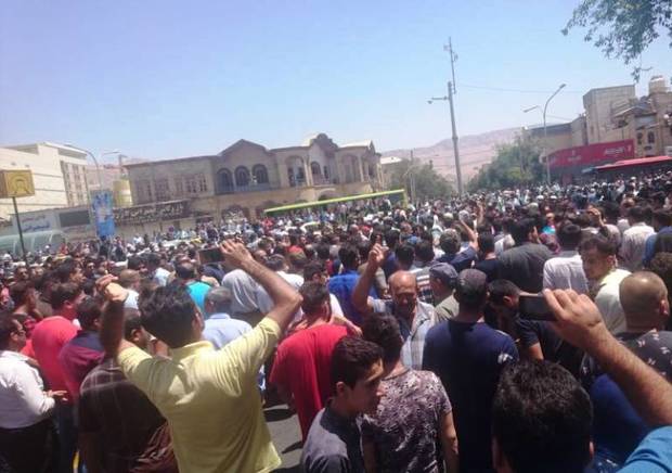 تجمع غیرقانونی در شیراز برگزار شد