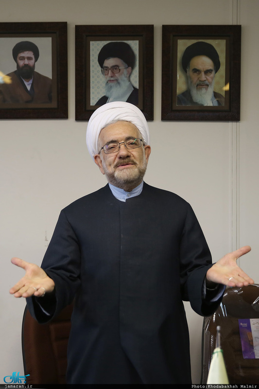 دیدار  گردشگران آلمانی و اتریشی با حجت الاسلام والمسلمین دکتر مقدم 