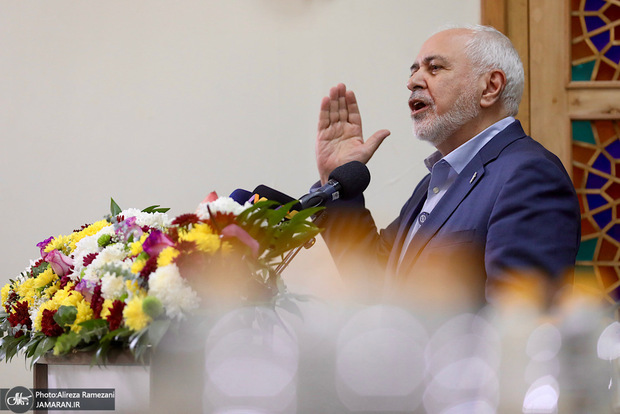 ظریف: همیشه راه‌ گفت‌وگو باز است/ چرا مخالف اصلی برجام اسرائیل بود؟ برای اینکه صلح برای‌ اسرائیل تهدید امنیتی است/ من نمی‌گویم هولوکاست دروغ است‌؛ هولوکاست جنایتی است که اروپایی‌ها انجام‌ دادند، اما چرا باید مردم مسلمان فلسطین تاوان آن را بدهند؟