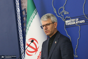 سخنگوی وزارت خارجه: مسیر توافقی تنگه هرمز نه شمالی است و نه جنوبی/ تفاهم ایران و عمان برای مسیر جدید، به معنای باز شدن یا بسته ماندن تنگه هرمز نیست/ ایران تحت تأثیر تهدید مقامات آمریکایی قرار نخواهد گرفت/ وضعیت تنگه هرمز به وضعیت پیش‌از جنگ باز نخواهد گشت