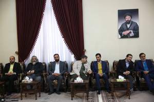 تجدید میثاق رئیس و جمعی از مدیران سازمان صداوسیما با آرمان‌های امام خمینی(س)-2