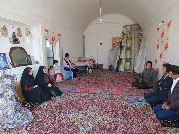کارشناس بهزیستی : اداره های دولتی استان یزد قانون سه درصد استخدام معلولان را رعایت کنند