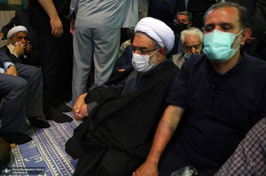 مراسم وداع با پیکر حجت الاسلام و المسلمین سید محمود دعایی در حسینیه جماران -3