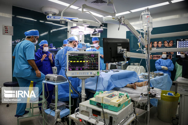 دستگاه پیشرفته جراحی چشم در بیمارستان امام خمینی دهدشت راه اندازی شد