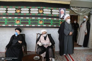 حضور مراجع و علما در بیت آیت الله العظمی صانعی(ره)-2