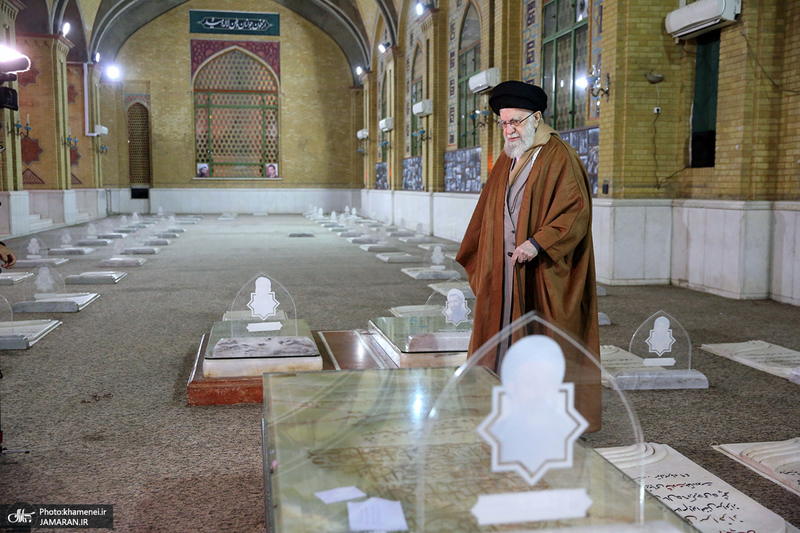 حضور رهبر معظم انقلاب در حرم مطهر حضرت امام خمینی