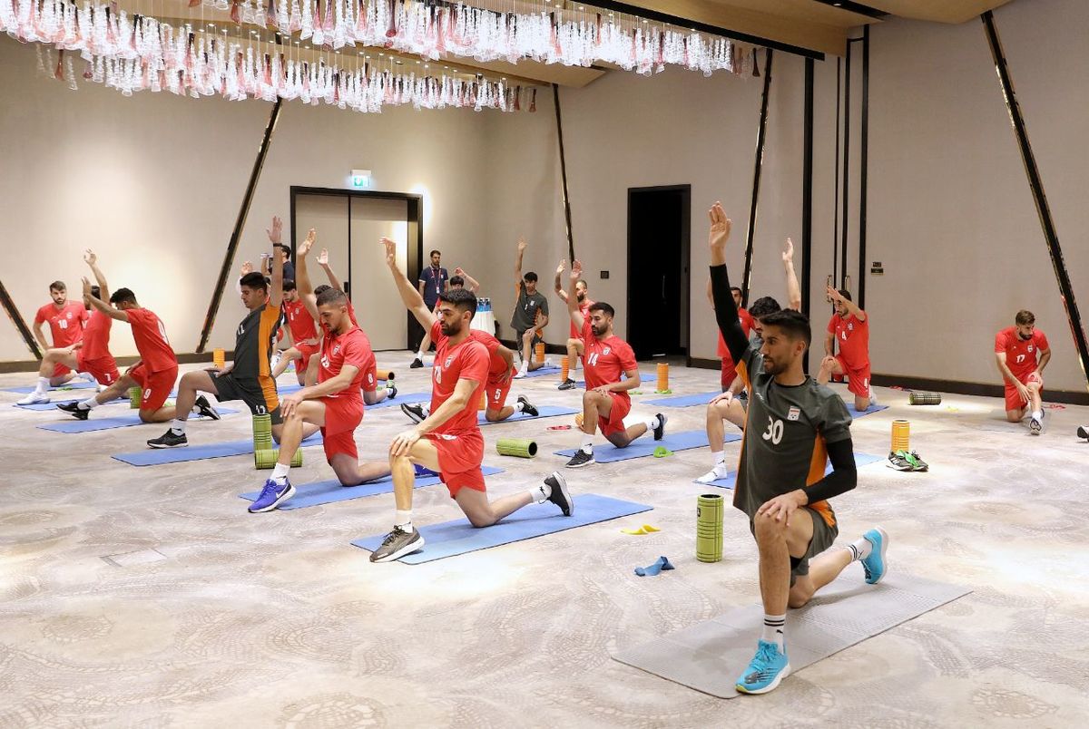 تمرین و جلسه فنی کی روش با بازیکنان بعد از باخت به تونس + عکس
