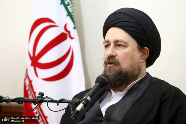 سید حسن خمینی: ایران متعلق به همه است/ در تعیین مصالح نظام مصلحت را نباید تنگ و محدود دید/ باید امیدوار بود/ راه برون رفت از مشکلات موجود احیا و تقویت وحدت داخلی و هم افزایی ملی است