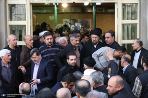 مراسم تشییع آیت الله سید مهدی امام جمارانی (ره) از حسنیه جماران-2