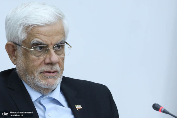 روایت عارف از جلساتش با نهادهای امنیتی برای مراسم ۱۶ آذر و نهی هرگونه دخالت در امور داخلی دانشگاه