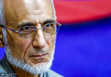 انتقاد شدید میرسلیم از وارد کردن اتوبوس دست دوم به کشور توسط شهرداری تهران: نه افتخار است، نه خدمت به شهروندان!
