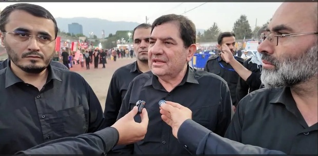 مخبر: مردم ایران عاشق رهبر خود هستند