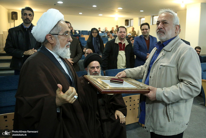 مراسم تجلیل از پژوهشگران برتر پژوهشکده امام خمینی(س) و انقلاب اسلامی