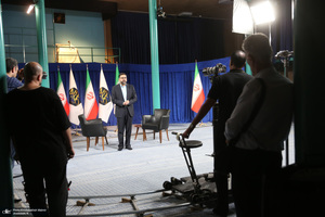 گفتگو با رئیس موسسه تنظیم و نشر آثار امام خمینی (س)  در حسینیه جماران