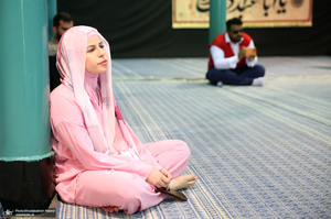 بازدید میهمانان خارجی جهت شرکت در مراسم رهبر شهید از حسینیه جماران