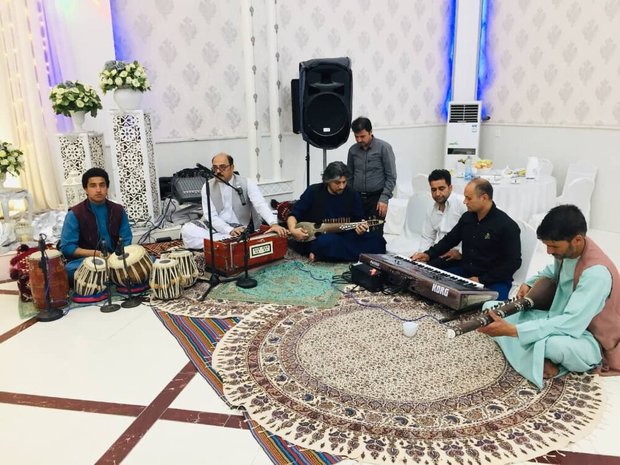 رابطه طالبان با اهالی موسیقی؛ از گرفتن و شلاق‌ زدن و آزاردادن تا ساز را به گردن انداختن/ یک موزیسین هراتی: طالبان اعلام کرده‌ که موسیقی حرام مطلق است