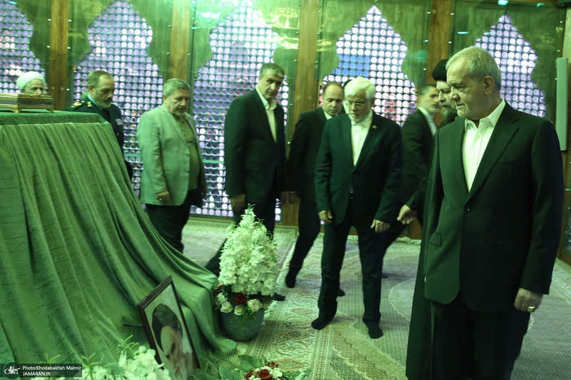 تجدید میثاق رئیس‌جمهور و اعضای دولت با آرمان‌های حضرت امام خمینی (س) - 2