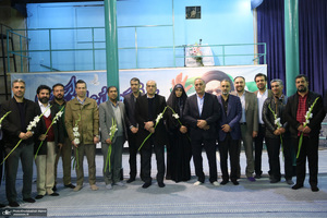 تجدید میثاق شهردار منطقه یک تهران و جمعی از معاونین با امام خمینی (س)