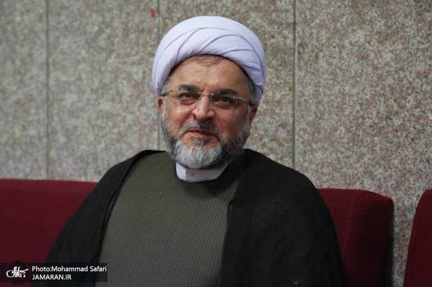 از نسبت دادن امور پیش روی به اهل بیت(ع) و مقایسه افراد با آن حضرات دست بردارید