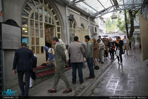 بازدید گردشگران آلمانی و اتریشی از بیت امام خمینی (س) در جماران 