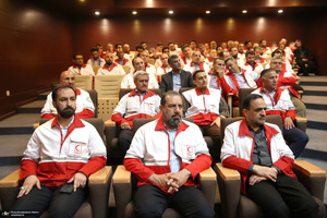 دیدار رییس و امدادگران جمعیت هلال احمر با سید حسن خمینی