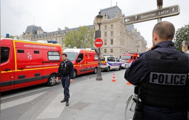 کشته شدن 4 تن در حمله به یک مرکز پلیس در پاریس