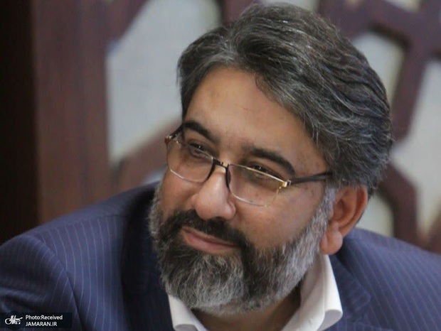  دبیرکل جمعیت جوانان انقلاب اسلامی: فرمانده سپاه امام ۲۷ ساله بود؛ چرا شما به جوانان اعتماد نمی‌کنید؟