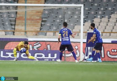 تذکر کمیته اخلاق به دو استقلالی