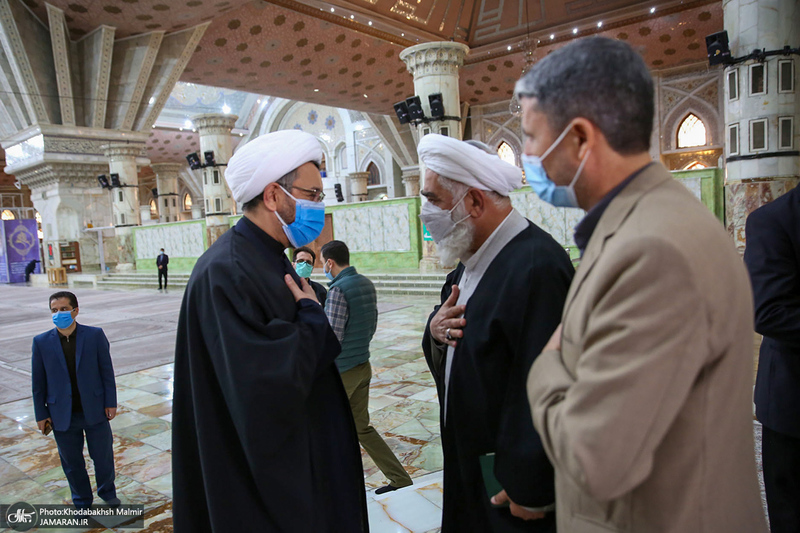 اقامه نماز بر پیکر مرحوم حاج محمد کمساری توسط سید حسن خمینی